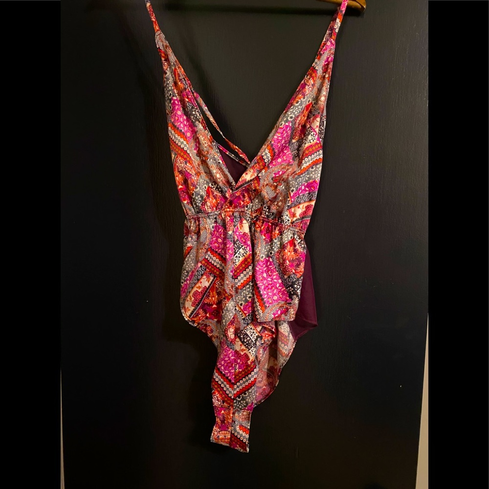 Victoria’s Secret lingerie romper NWT large